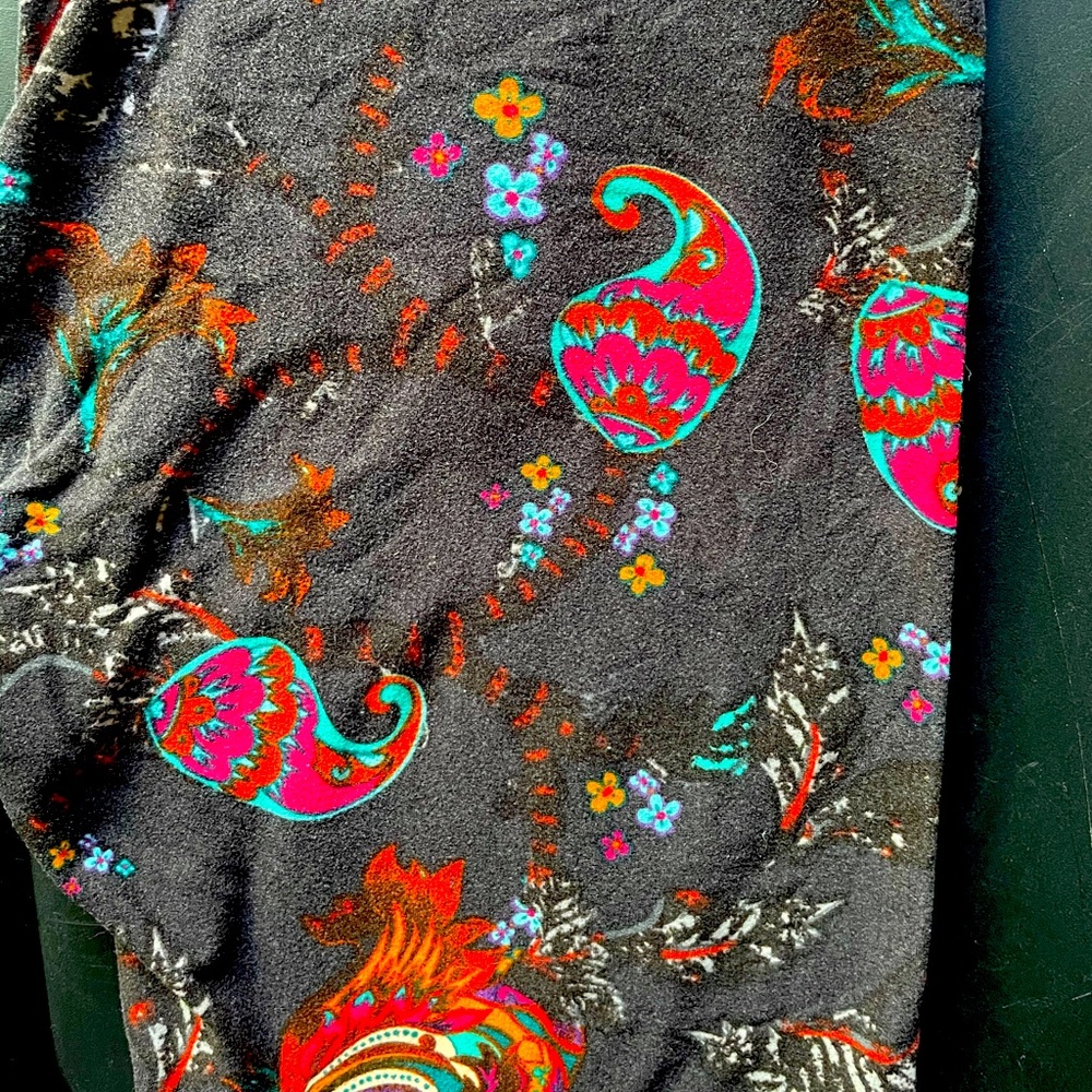 COPY - LuLaRoe OS Leggings - Paisleys